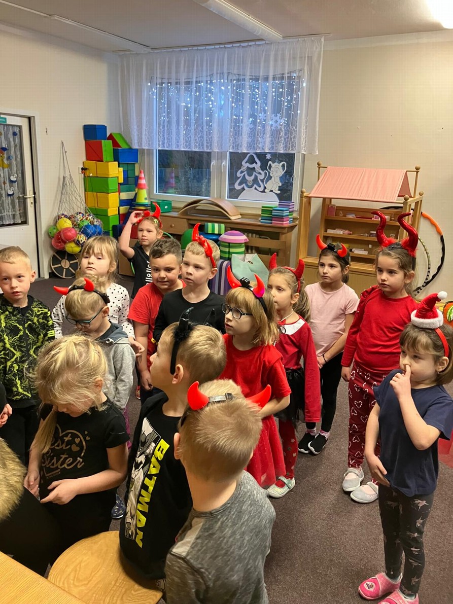 dc5af5c0-e011-407e-bda5-b0d1194f298a