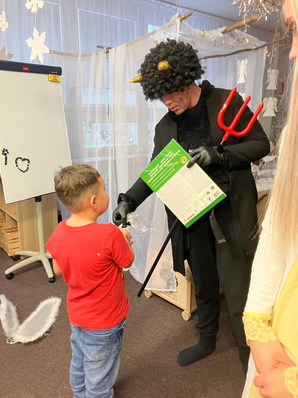 eeec8b00-2402-4322-a5ea-f7fa9a99b395